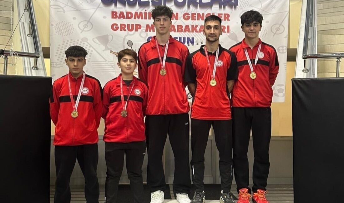 Erzincan Takımları Giresun’daki Badminton Grup Birinciliği’nde Şampiyon Oldu Erzincan takımları, 4-6 Şubat 2025 tarihlerinde Giresun'da gerçekleştirilen Genç Erkekler