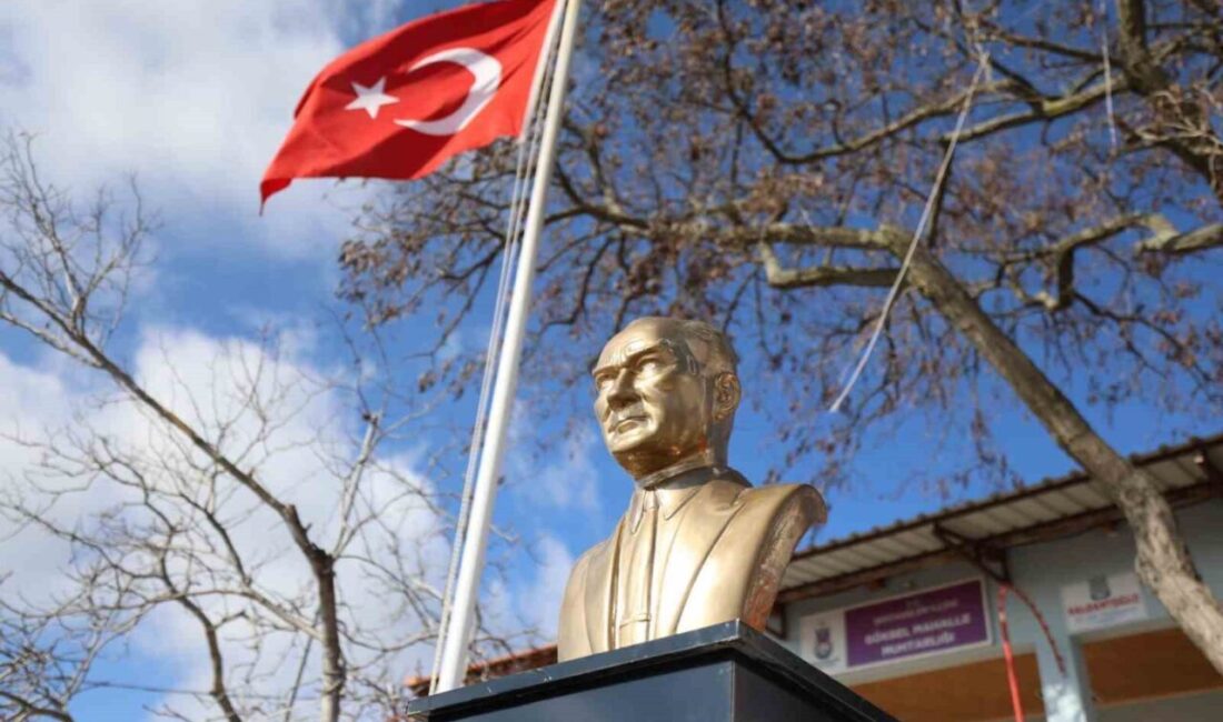 Gökbel Mahallesi’nde Atatürk büstü, Şehzadeler Belediyesi tarafından muhtarlık önüne yerleştirildi Şehzadeler Belediyesi, Gökbel Mahallesi'ndeki muhtarlık önüne Atatürk büstü yerleştirerek mahalleye