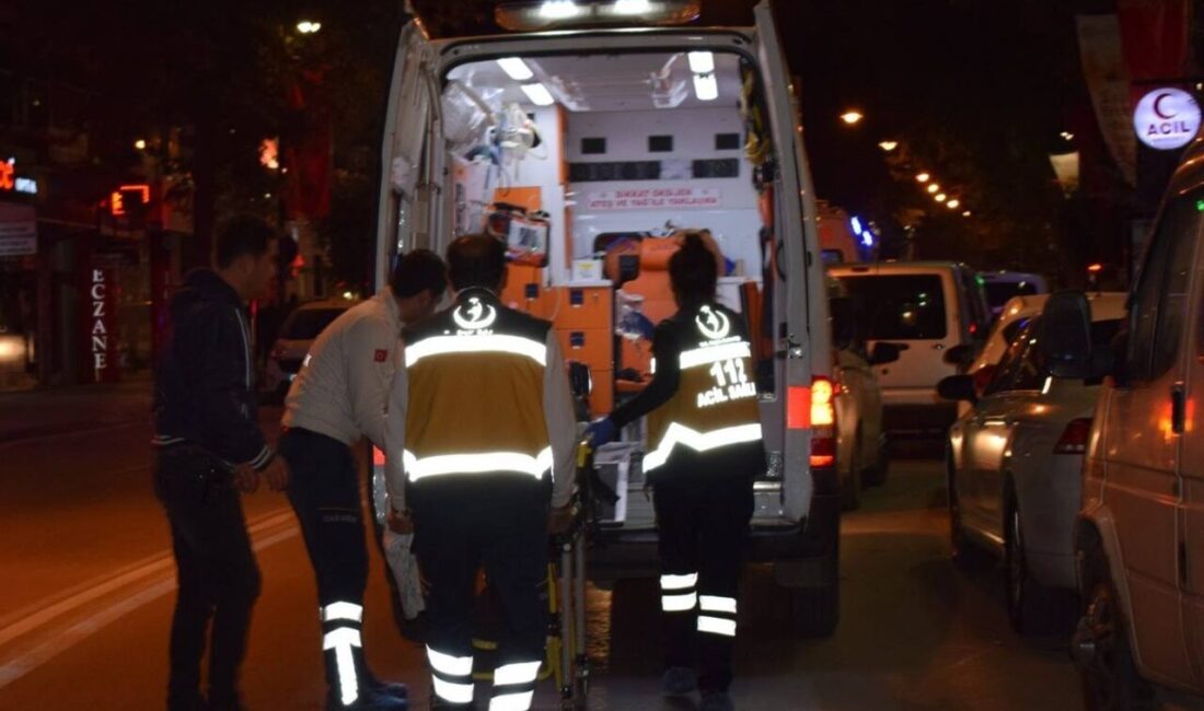 Malatya’da ambulans ve otomobil çarpıştı: 1 yaralı Malatya'nın Yeşilyurt ilçesinde ambulans ve otomobilin çarpıştığı kazada sağlık personeli
