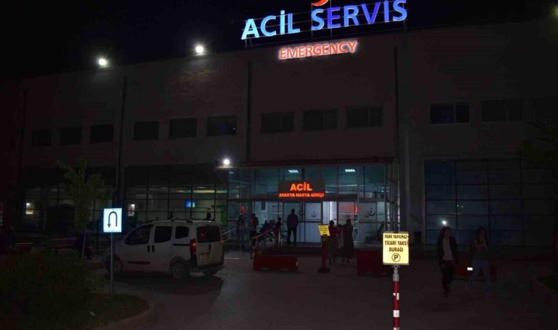 Malatya’da Bıçaklı Kavga: 1’i Ağır 3 Yaralı Malatya'nın Battalgazi ilçesinde M.K., F.Ö. ve İ.S. arasında çıkan bıçaklı