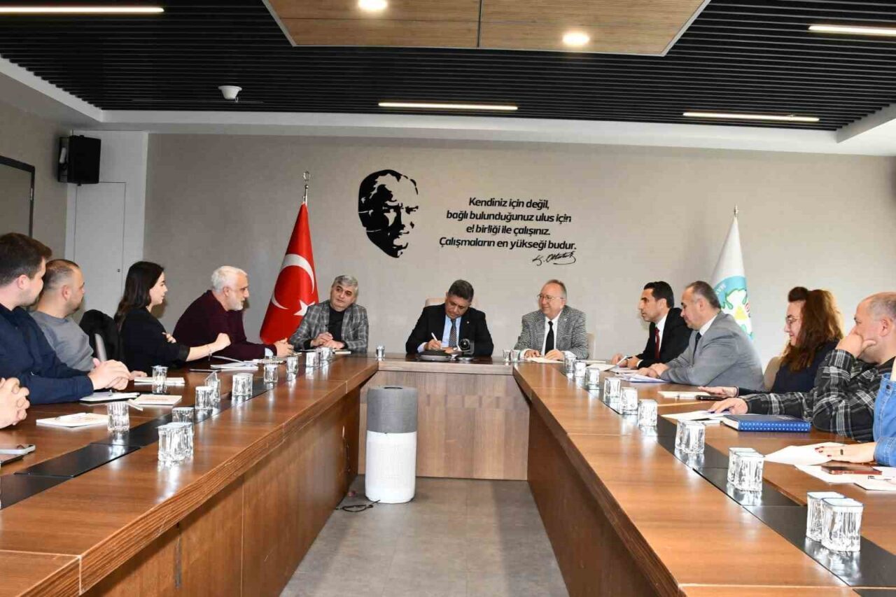 Manisa Büyükşehir Belediyesi, süt toplama, işleme ve pazarlama firmalarıyla yaptığı