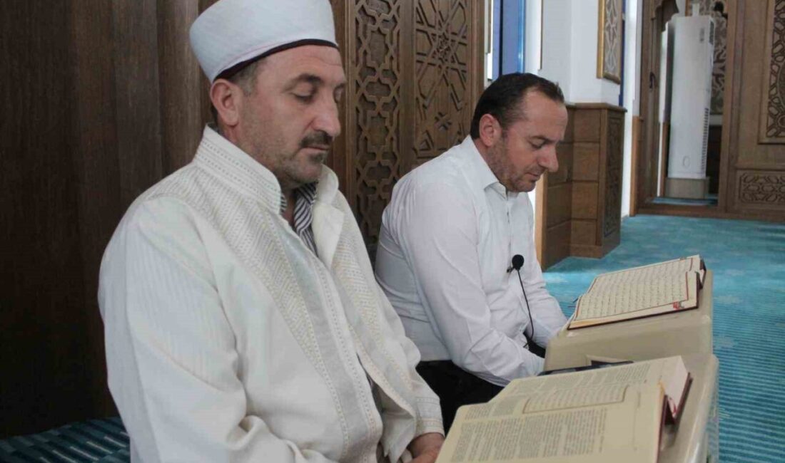 Manyas’ta Ramazan Ayı İçin Mukabele Geleneği Başladı Balıkesir'in Manyas ilçesinde Ramazan ayı dolayısıyla camilerde mukabele geleneği başlamış