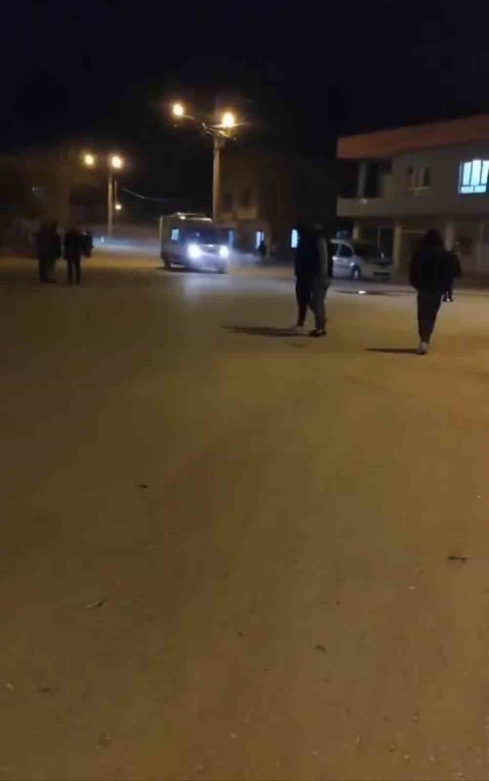 Mardin'in Artuklu ilçesinde Gökçe Mahallesi'nde iki aile arasında çıkan silahlı