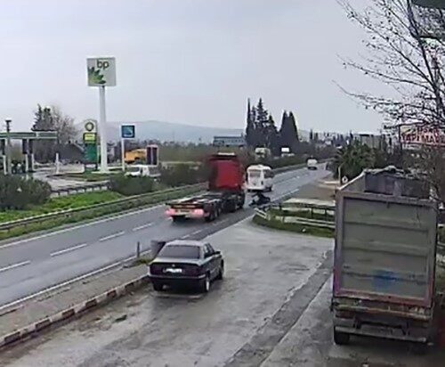 İzmir'in Menemen ilçesinde, 14 yaşındaki Nuray Dumanlı'nın motosikletinin çekici araca