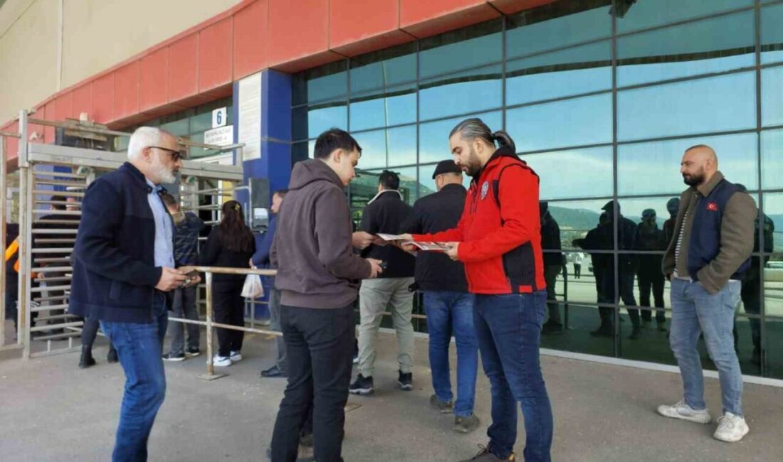 Mersin Polisi Gençlere Terörle Mücadele Konferansı Düzenledi Mersin Emniyet Müdürlüğü, gençleri terörle mücadele konusunda bilinçlendirmek amacıyla Mezitli