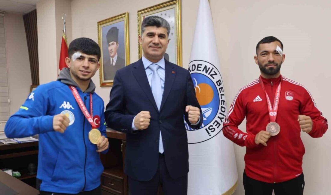 Konya'daki Büyük Erkekler Türkiye Ferdi Boks Şampiyonası'nda Akdeniz Belediyesi Spor