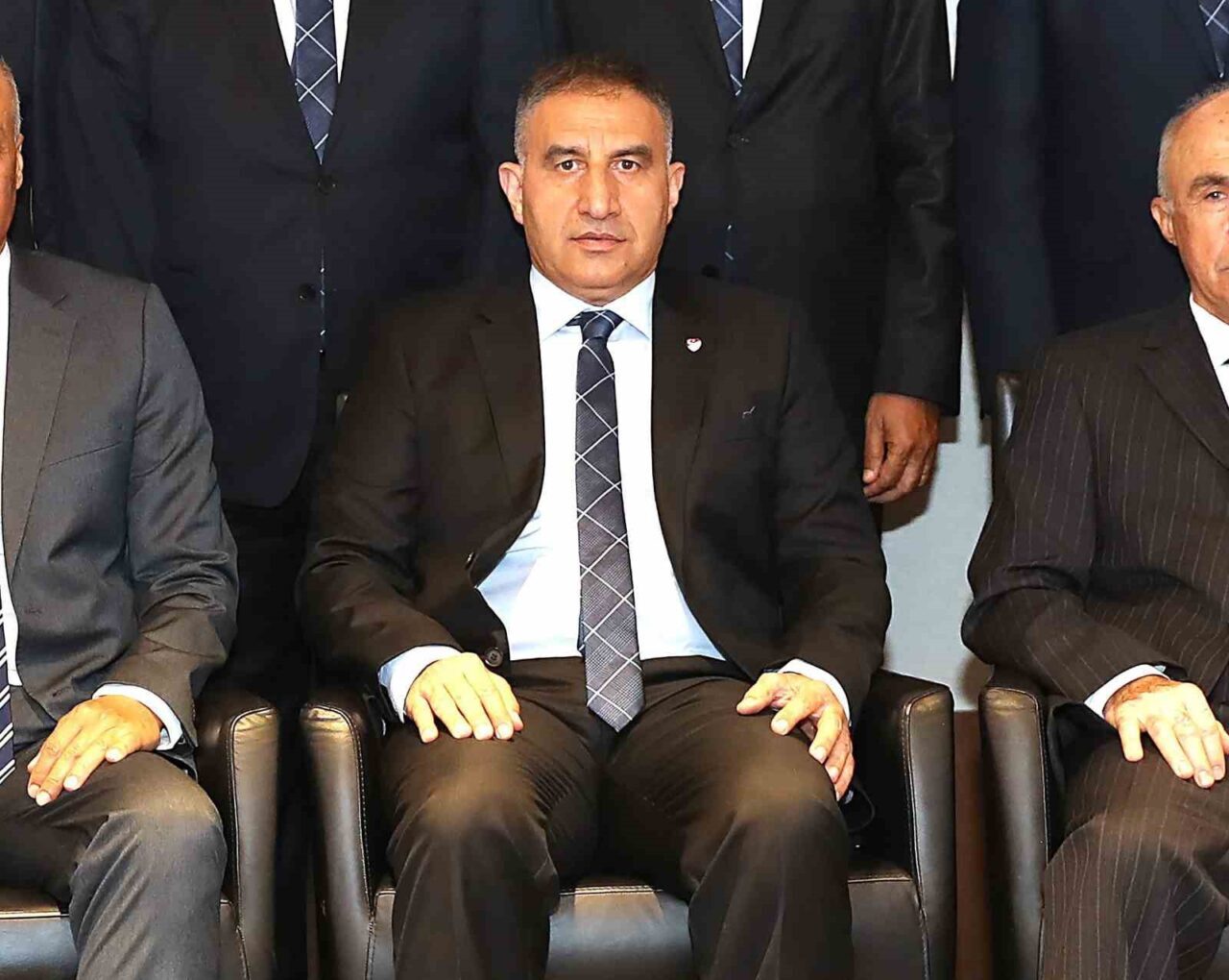 Metin Tokat, TFF'nin Galatasaray-Fenerbahçe maçında yabancı hakem atamasının Türk hakemlerine