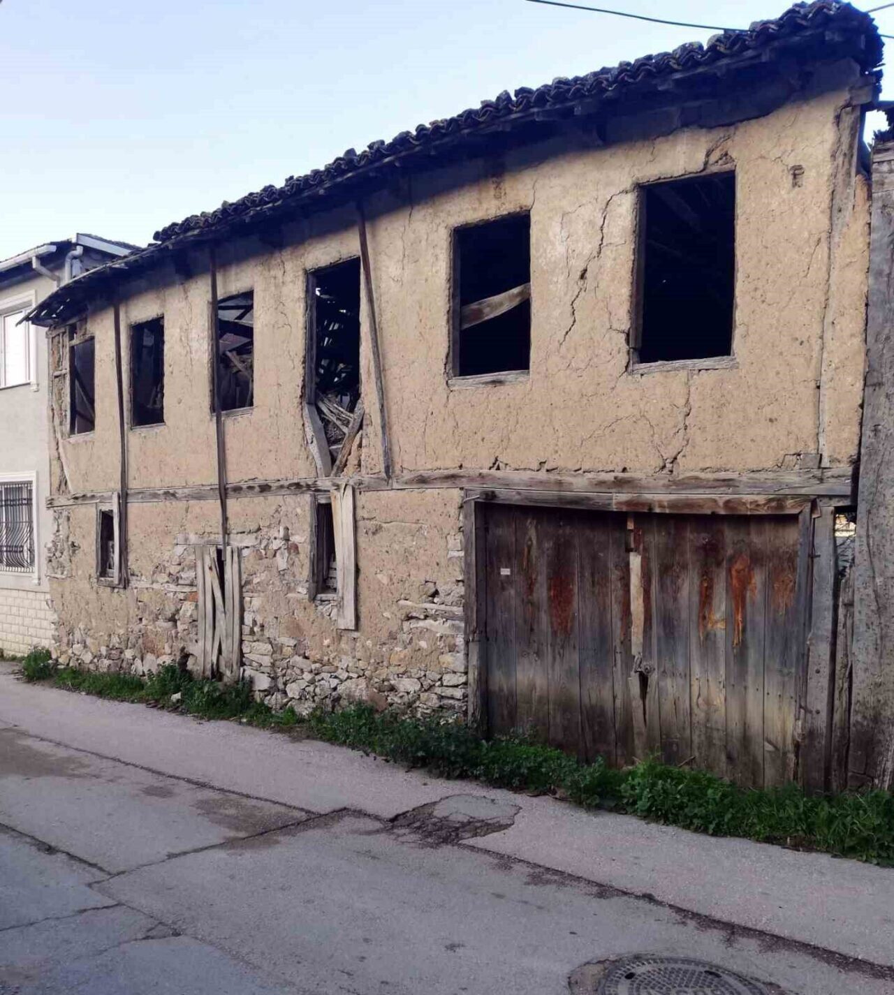 Osmangazi Belediyesi, ilçedeki metruk binaların yıkımına hız verdi. Yapı Kontrol
