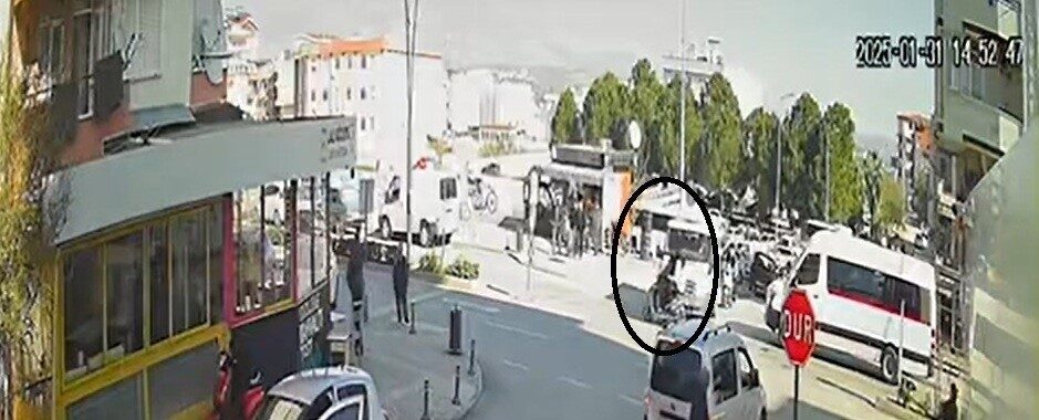 Manavgat’ta Cenaze Aracı ile Motorlu Bisikletin Çarpışması Sonucu İki Yaralı Antalya'nın Manavgat ilçesinde, cenaze aracı ve motorlu bisikletin çarpışması sonucu