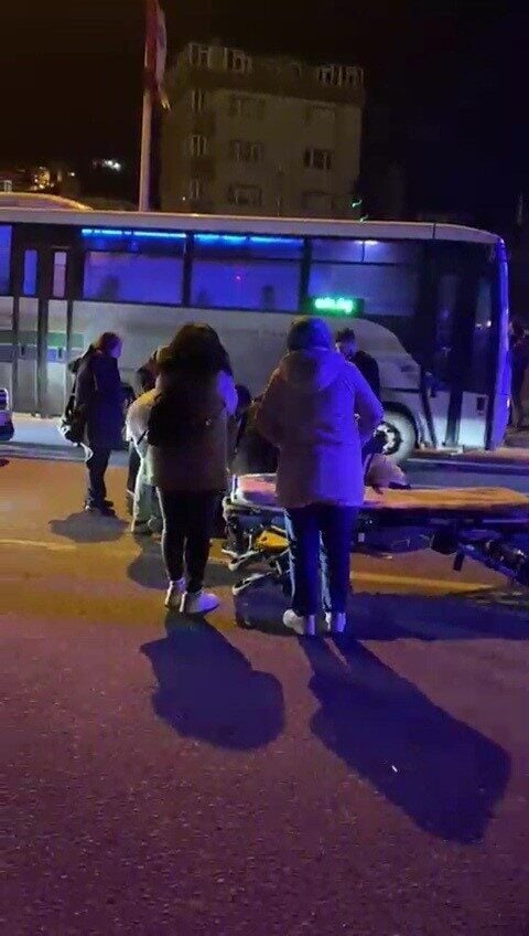 Zonguldak'ın Ereğli ilçesi Gülüç beldesinde meydana gelen trafik kazasında, motosiklet