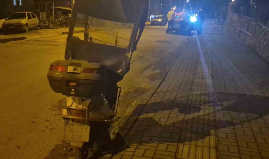 Bartın’da Motosiklet Yolu Ortasında Yürüyen Zihinsel Engelliye Çarptı, Hastaneye Kaldırıldı Bartın'da G.A. yönetimindeki motosiklet, yol ortasında yürüyen zihinsel engelli N.T.'ye