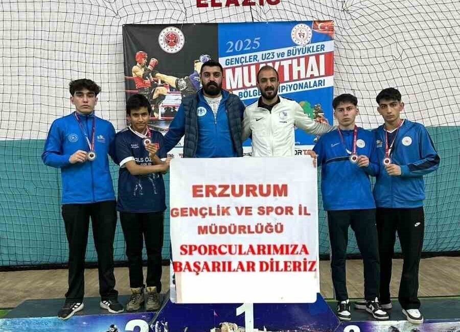 Erzurumlu Muay Thai sporcuları Bölge Şampiyonası’ndan madalyalarla döndü Erzurum, Elazığ'daki Muay Thai Bölge Şampiyonası'na katılan sporcularla madalya kazanarak