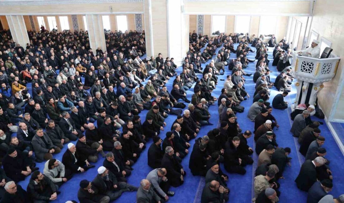 Muş’ta 12 Bin Kişilik İmam-ı Şafi Camisi Görkemli Bir Törenle Açıldı Muş'ta, hayırseverlerin desteğiyle 10 yılda tamamlanan 12 bin kişilik İmam-ı