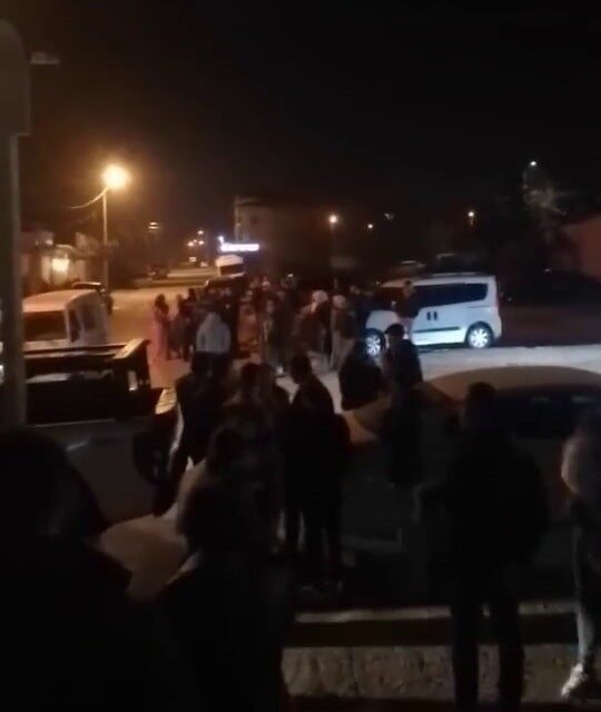 Kaynarca’daki düğün, müzik seçiminde çıkan kavgayla savaş alanına döndü Sakarya’nın Kaynarca ilçesinde bir düğünde müzik seçimi nedeniyle yaşanan tartışma,