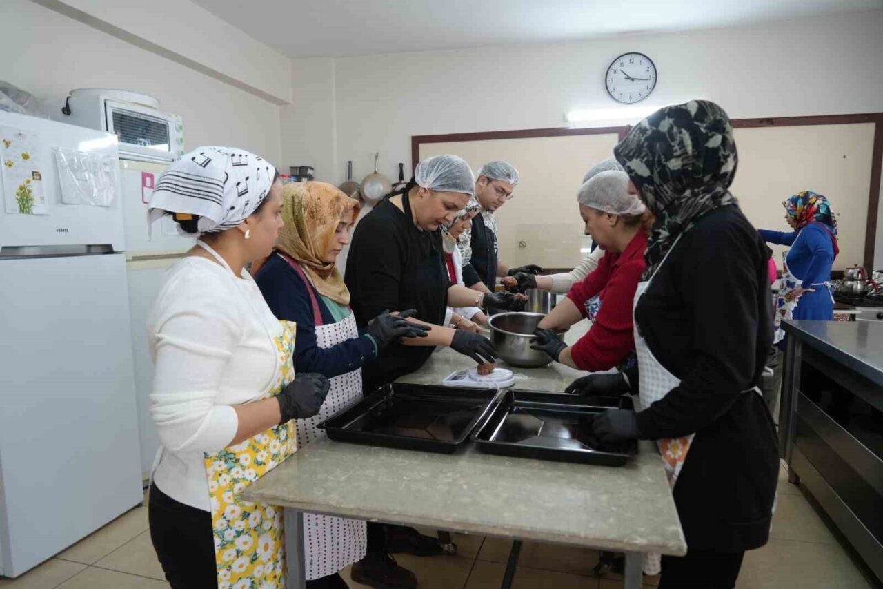 Niğde Halk Eğitim Merkezi'nin açtığı Geleneksel Türk Mutfağı Kursu, ev