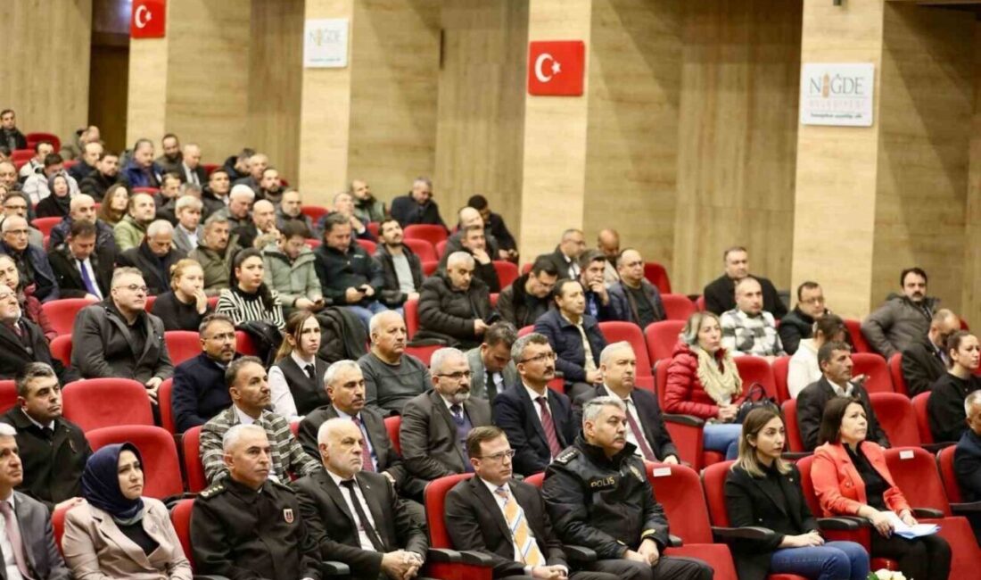 2024-2025 Eğitim Dönemi İçin Okul Güvenliği Toplantısı Vali Vekili Resul Özdemir’in Katılımıyla Gerçekleşti 2024-2025 Eğitim Öğretim Yılı 'Okul Güvenliği Toplantısı', Vali Vekili Resul
