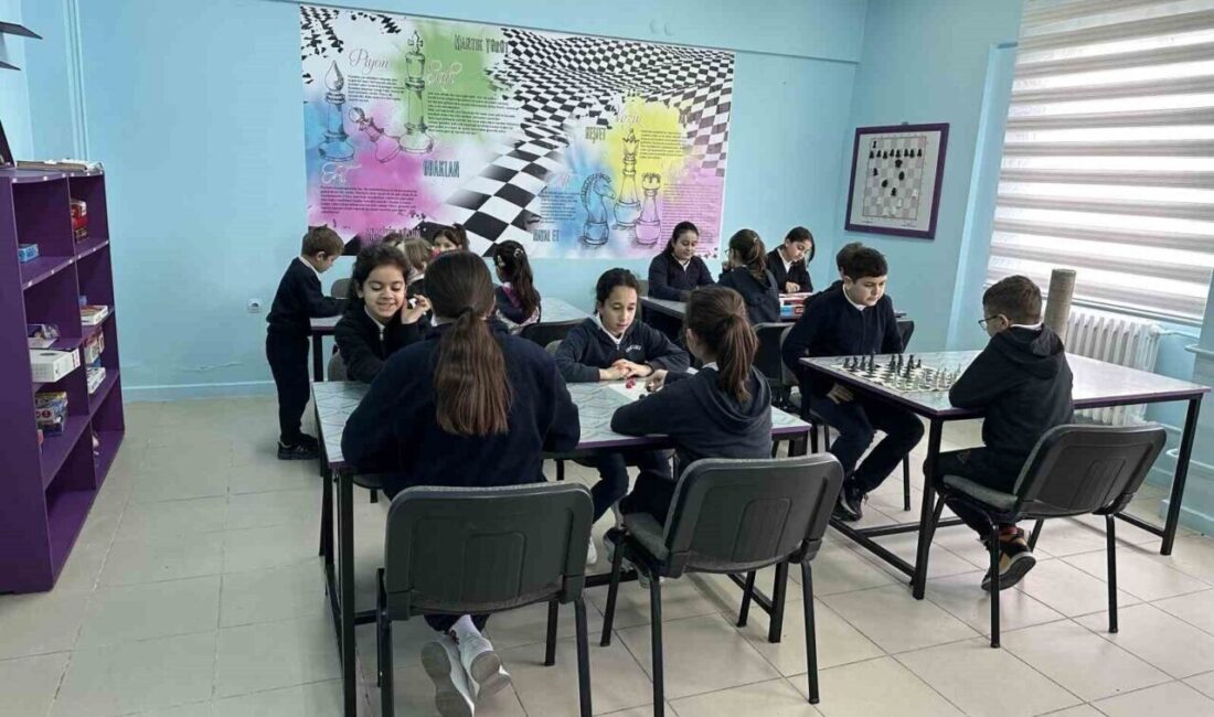 Muratlı’daki Aşağısevindikli İlk/Ortaokulu’nda Akıl ve Zeka Oyunları Sınıfı Açıldı Tekirdağ'ın Muratlı ilçesindeki Aşağısevindikli Şehit Erdoğan Erişik İlk/Ortaokulu'nda 'Akıl ve