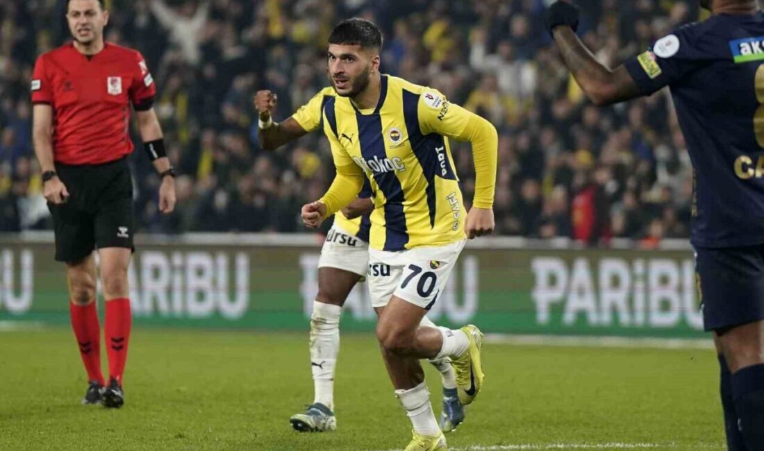 Oğuz Aydın, Fenerbahçe’nin Kasımpaşa karşısında attığı 5. golle zaferin mimarı oldu Fenerbahçe'nin Oğuz Aydın, Kasımpaşa'ya karşı oynanan maçta 52. dakikada gol