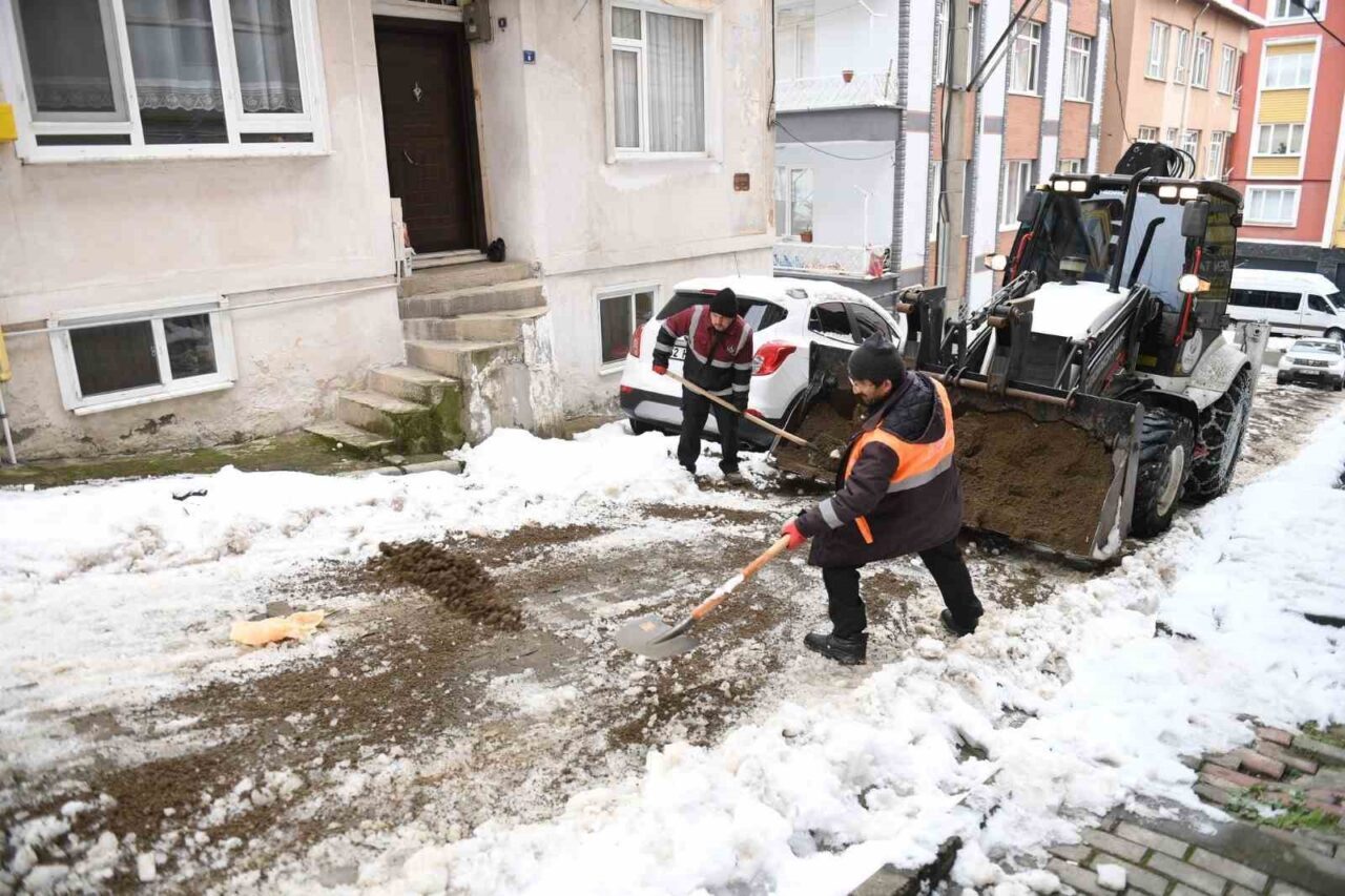 Ordu Valiliği, kar yağışı sonrası don ve buzlanma nedeniyle Akkuş,