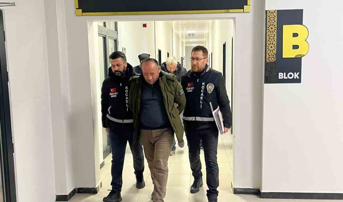 Kocaeli’nin Gebze İlçesinde Gömülü Ceset Bulundu, Cinayet Soruşturmasında Bir Kişi Tutuklandı Kocaeli'nin Gebze ilçesinde ormanda cesedi bulunan Murat Yüzak (49) için