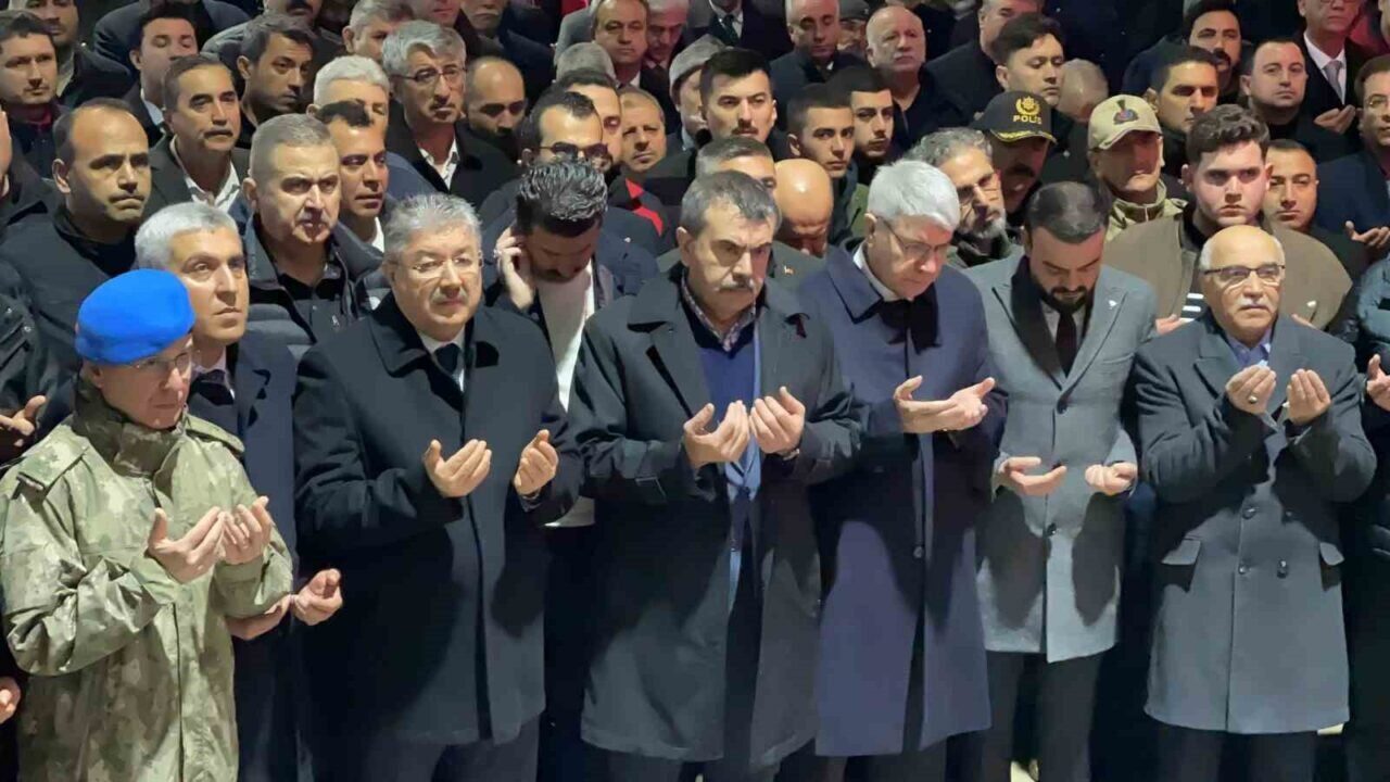 Osmaniye'de, Kahramanmaraş merkezli depremlerin 2. yıl dönümünde anma programı düzenlendi.