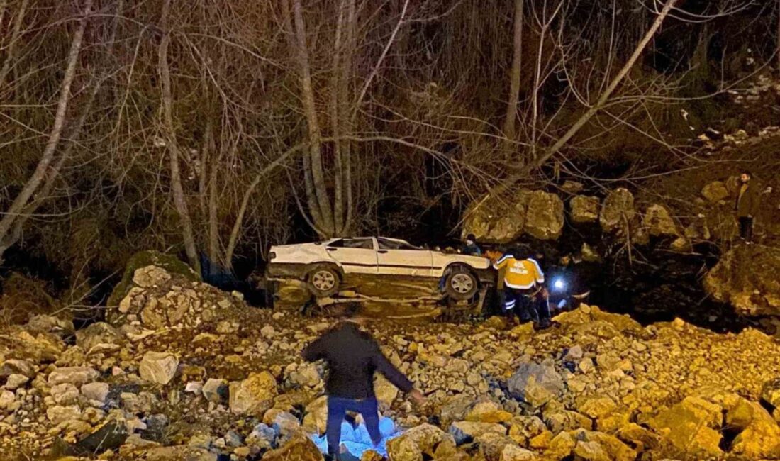Gölbaşı’nda Uçurama Yuvarlanan Otomobilde 3 Kişi Yaralandı Adıyaman'ın Gölbaşı ilçesinde Hasan K. yönetimindeki otomobil, virajı alamayarak 10