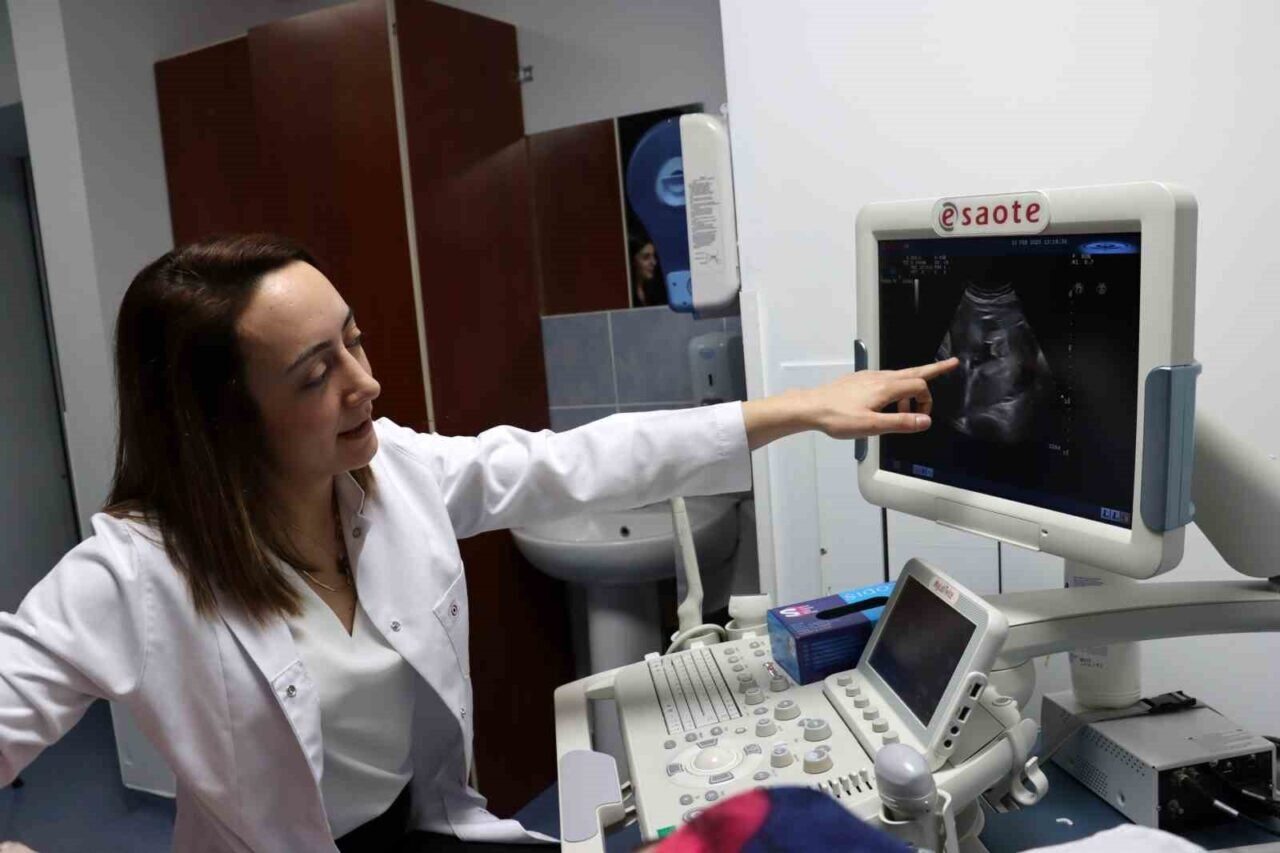 Zonguldak Bülent Ecevit Üniversitesi'nden Dr. Azize Cemre Öztürk, sezaryen doğumun