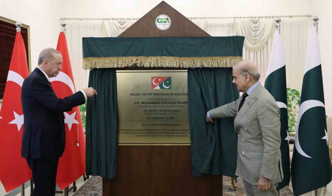 İslamabad’daki yeni kavşak, Cumhurbaşkanı Erdoğan’ın ismiyle anılacak Cumhurbaşkanı Recep Tayyip Erdoğan, resmi ziyaret kapsamında Pakistan'ın İslamabad'ında yeni