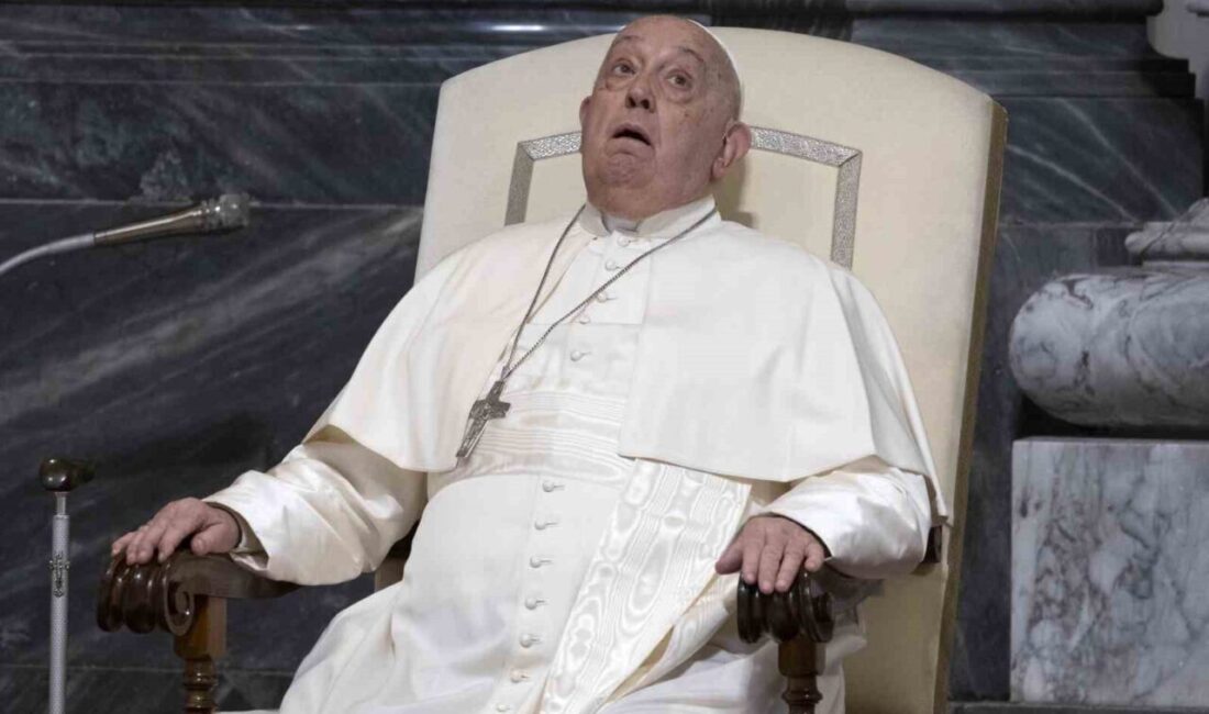 Papa Francis’in Solunum Krizi Geçirdiği Açıklandı, Tedaviye İyi Yanıt Verdi Vatikan, 88 yaşındaki Papa Francis'in solunum krizi geçirdiğini açıkladı. Roma'daki