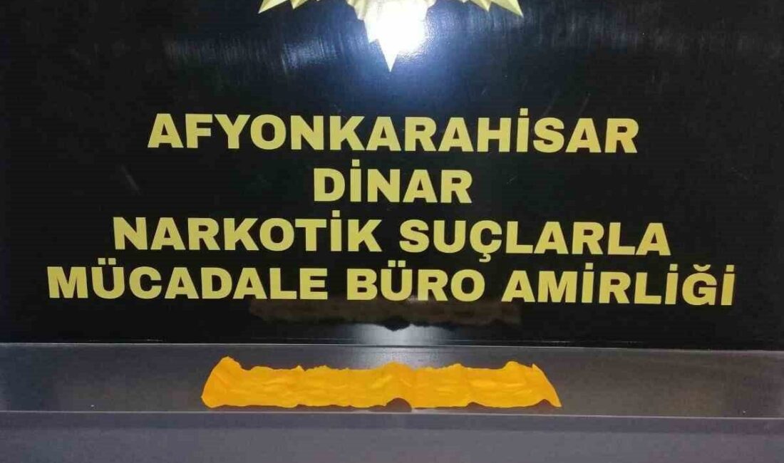 Afyonkarahisar’da yapılan operasyonda uyuşturucu madde bulunan iki kişi hakkında işlem yapıldı Afyonkarahisar'ın Dinar ilçesinde gerçekleştirilen polis operasyonunda 3 peçeteye emdirilmiş uyuşturucu