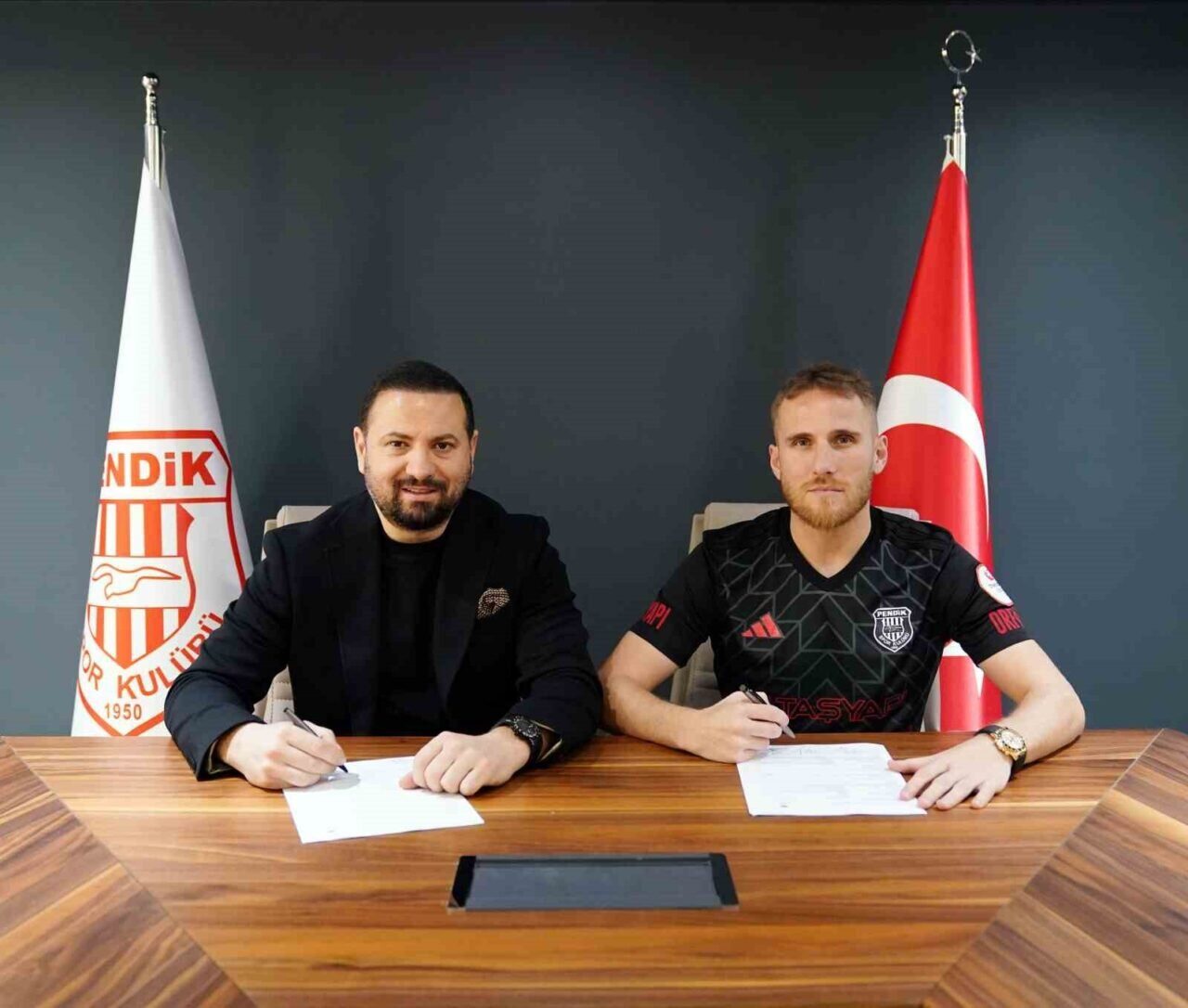 Pendikspor, Eyüpspor'da forma giyen 34 yaşındaki İspanyol futbolcu Samuel Saiz’i