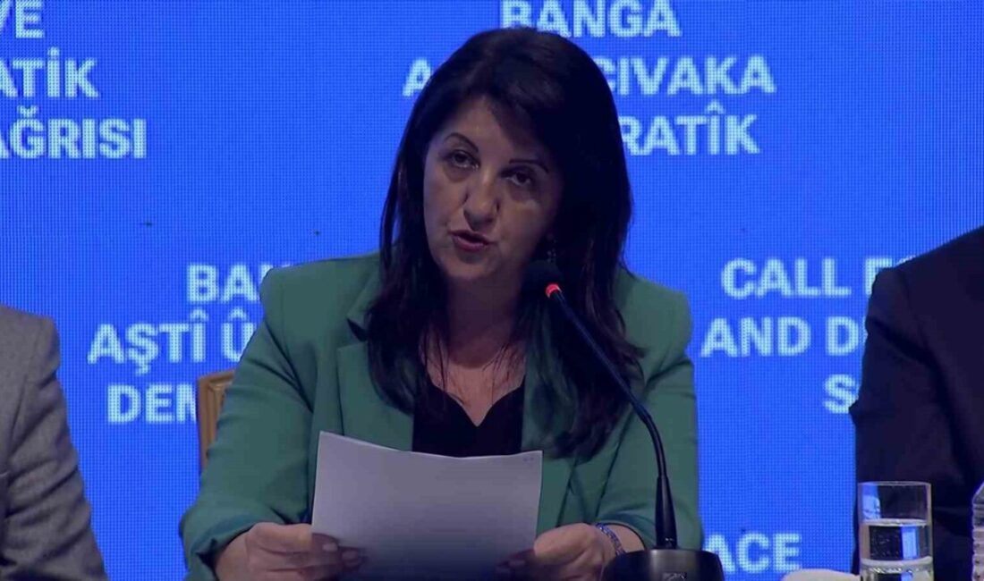 Pervin Buldan, yaptığı çağrıda “Tüm taraflar silahlarını bırakmalı, PKK ise varlığını sona erdirmelidir” ifadesini kullandı. Pervin Buldan, yaptığı çağrıda tüm grupların silah bırakmasını ve PKK'nın