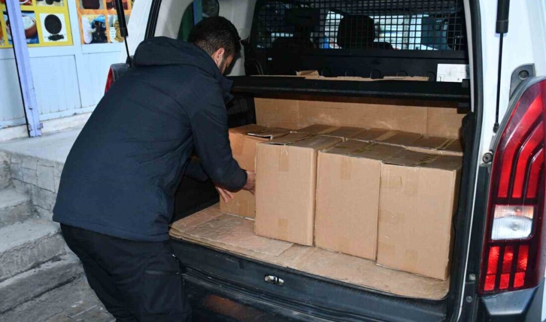 Ankara’dan Şırnak’a Gıda Yardımı: 50 Aileye Destek Gönderildi Ankara'da görevli polis memuru Mustafa Şahin, Ramazan öncesinde Beytüşşebap'ta 50