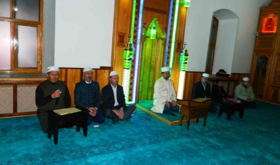 Berat Kandili, Posof’ta Coşkuyla Kutlandı ve Dualar Edildi Berat Kandili, Ardahan'ın Posof ilçesinde dualarla kutlandı. Posof Merkez Camii'nde