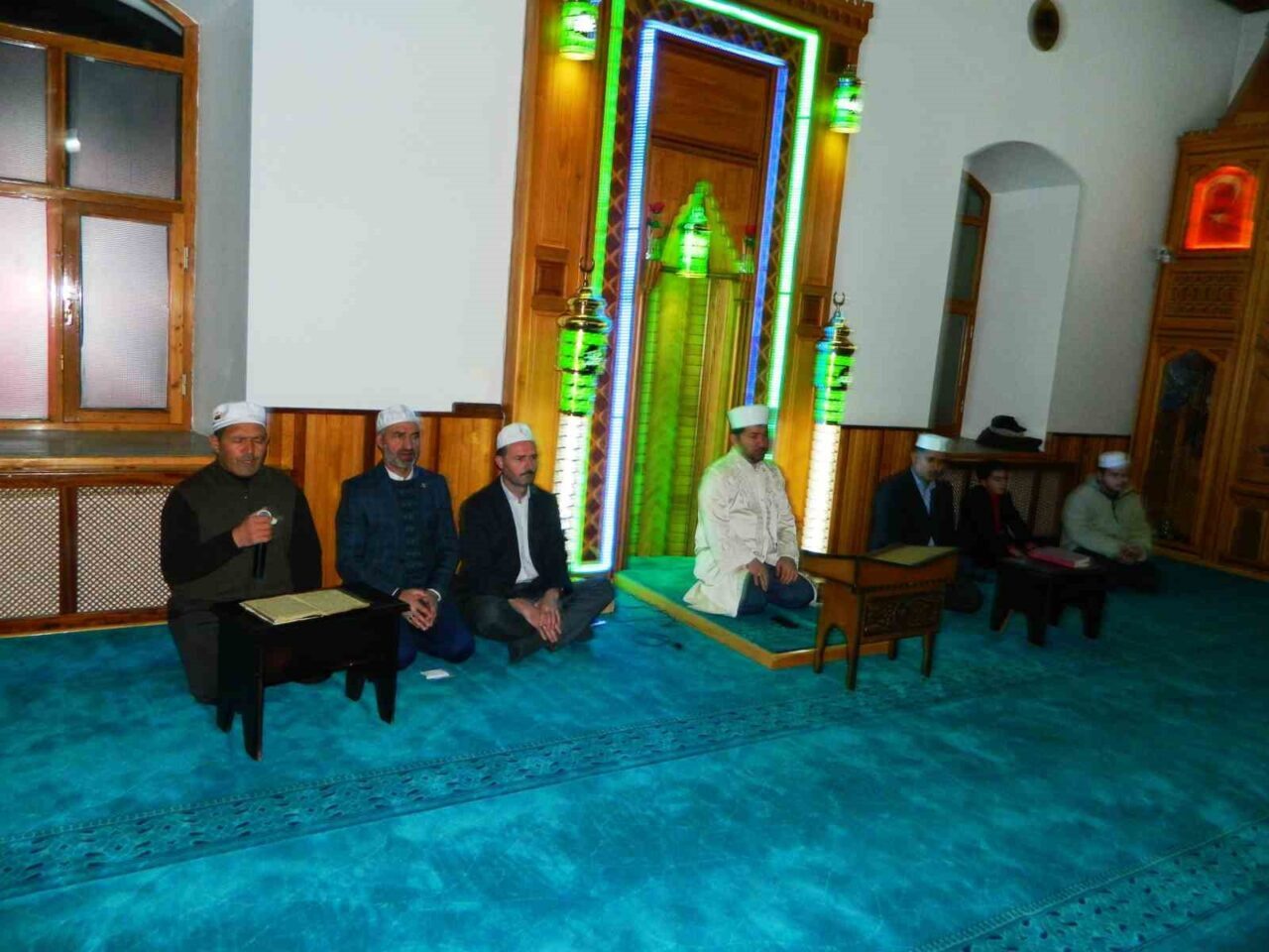 Berat Kandili, Ardahan'ın Posof ilçesinde dualarla kutlandı. Posof Merkez Camii'nde
