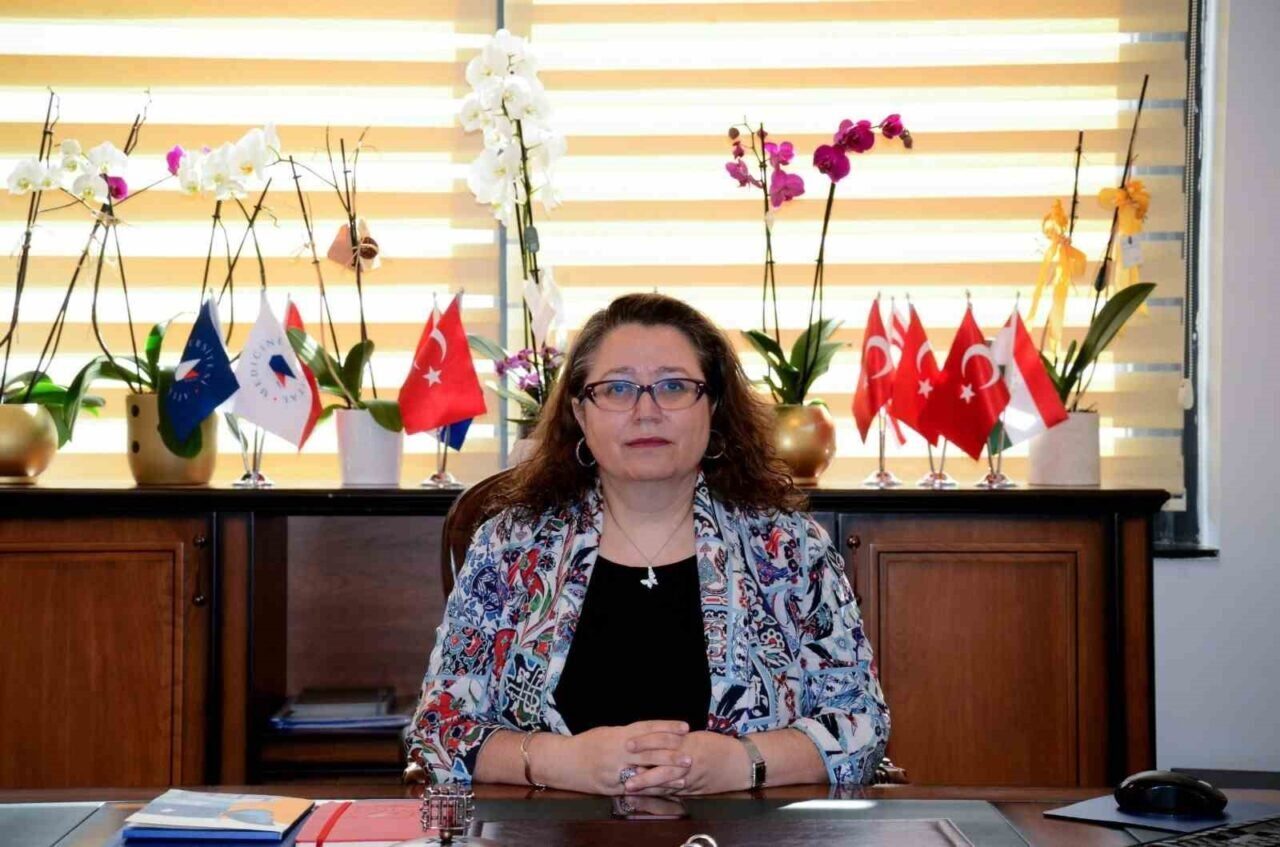 Prof. Dr. Hülya Ensari, travmalardan sonra sosyal desteğin önemi vurgulayarak,