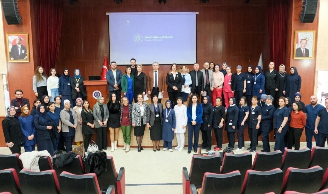 Atatürk Üniversitesi’nde Rehber Hemşirelik Sempozyumu Gerçekleştirildi Atatürk Üniversitesi Hemşirelik Fakültesi, rehberliğin önemini vurgulamak amacıyla "Rehber Hemşirelik