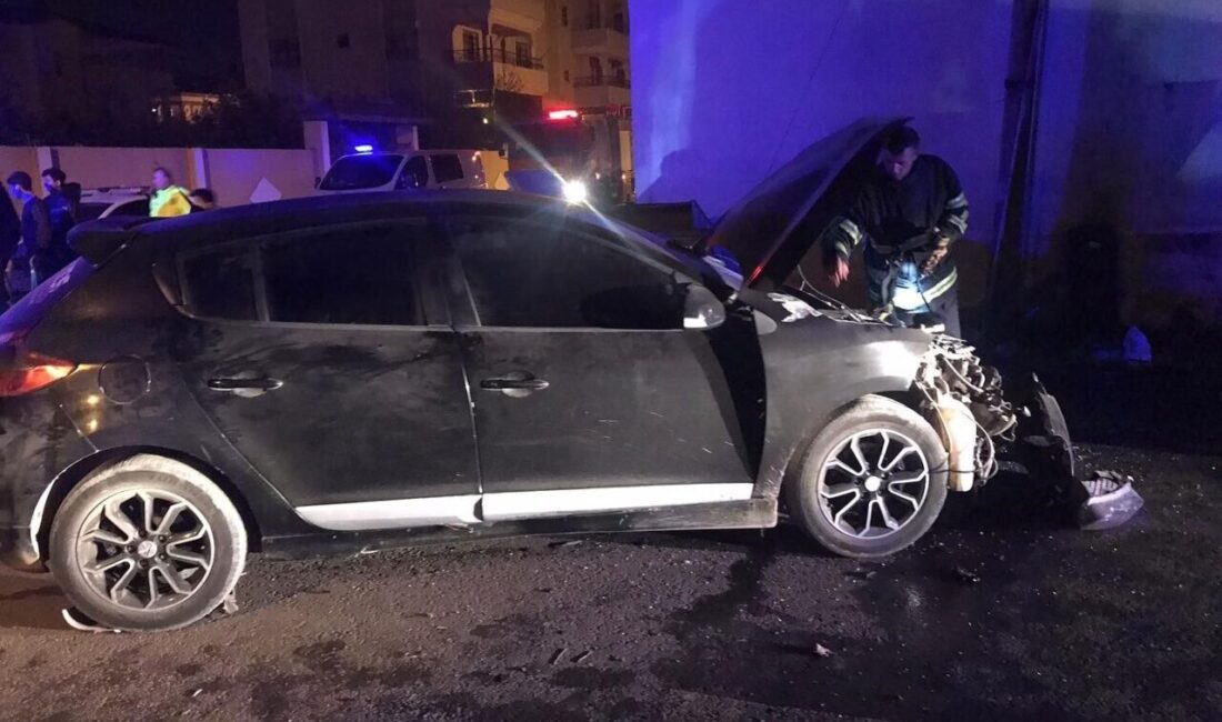 Reyhanlı’da İki Araç Çarpıştı: 4 Yaralı Hastaneye Kaldırıldı Hatay'ın Reyhanlı ilçesinde otomobil ve hafif ticari aracın çarpışması sonucu