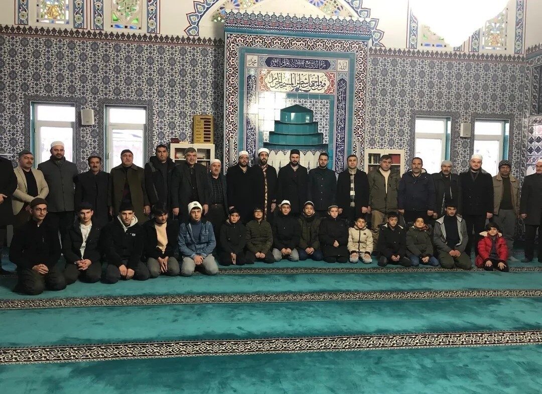 Diyadin Salihiyye Camii'nde "Şehirlerin Kalbi Camide Buluşalım Projesi" kapsamında sabah