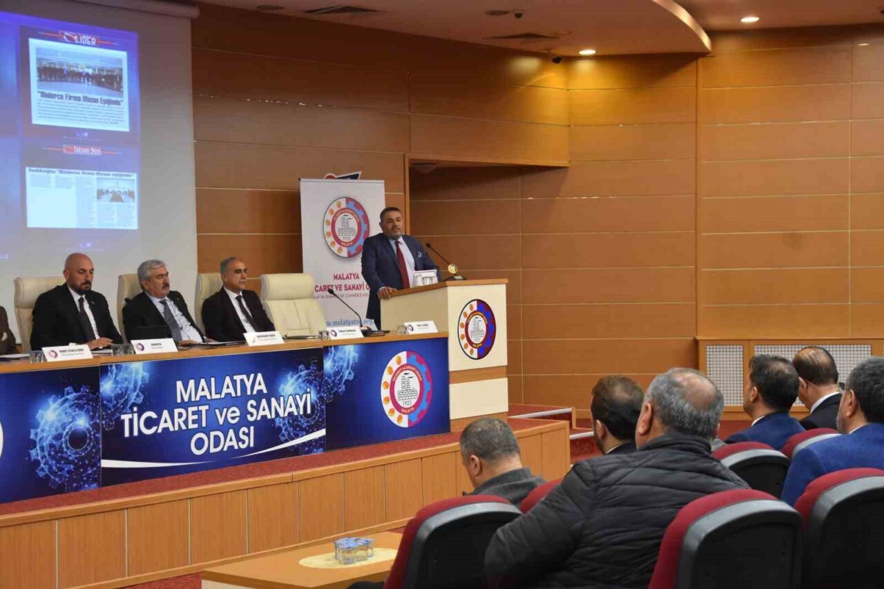 Malatya Ticaret ve Sanayi Odası'nın Meclis toplantısında Oğuzhan Ata Sadıkoğlu,