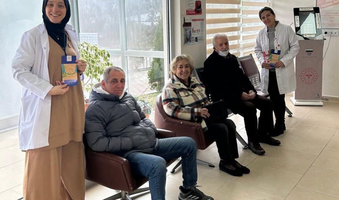 Düzce’de Kanserle Mücadeleye Farkındalık Yaratmak İçin Sağlık Stantları Kuruldu Düzce'nin Akçakoca ilçesinde, Dünya Kanser Günü dolayısıyla İlçe Sağlık Müdürlüğü