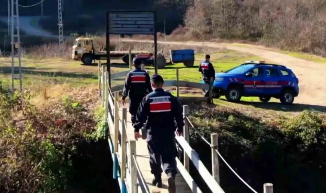 Sakarya’da Suçla Mücadele Kapsamında 1 Ay İçinde 185 Şüpheli Tutuklandı Sakarya'da yapılan operasyonlarda, 1 ayda 1.367 şüpheli yakalandı. Bunlardan 185’i