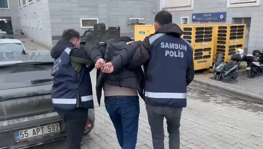 Samsun’da 19 Suçtan Aranan Şahıs, Polisin Takibiyle Tutuklandı Samsun'da, 19 suçtan aranan M.D. (43), polis takibi sonucu yakalanarak