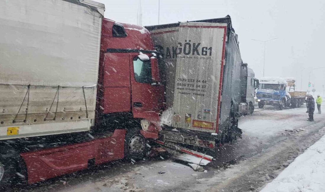 Samsun-Ordu karayolunda zincirleme kaza: 4 tır ve 1 minibüs çarpıştı Samsun'un Terme ilçesinde meydana gelen zincirleme trafik kazasında 4 tır