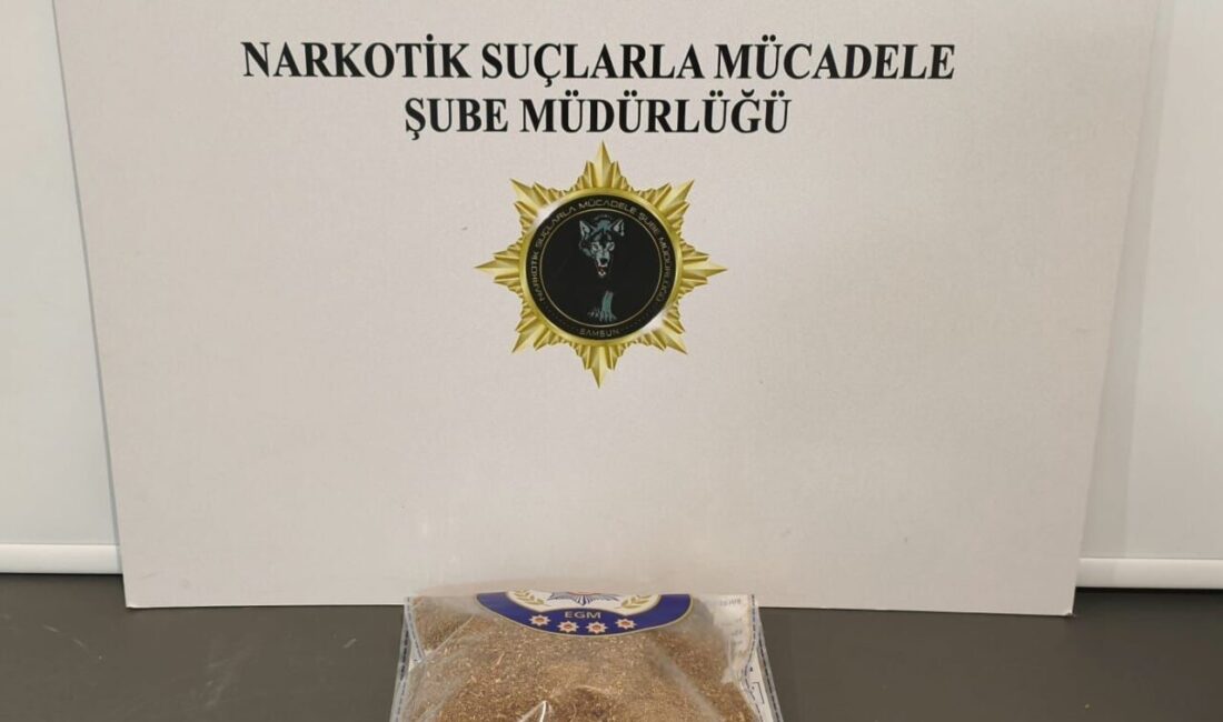Samsun’da düzenlenen uyuşturucu operasyonunda 734 gram bonzai yakalandı Samsun'da düzenlenen uyuşturucu operasyonunda 734 gram bonzai yakalandı. İlkadım ve