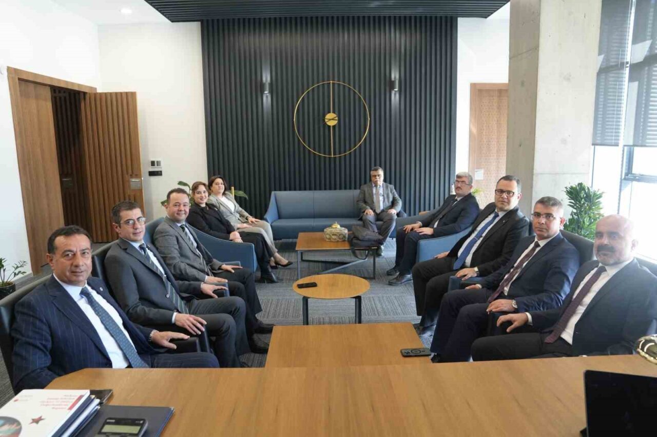 Denizli Sanayi Odası'nda gerçekleştirilen bilgilendirme toplantısında, 1 Ocak 2026'da yürürlüğe