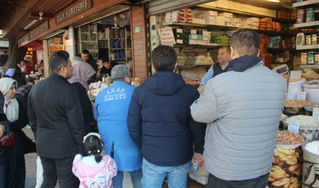 Şanlıurfa’da Ramazan Ayı İçin Tarihi Çarşılarda Yoğun Alışveriş Sürüyor Şanlıurfa'da Ramazan alışverişi dolayısıyla tarihi çarşılar bölgesinde büyük bir kalabalık