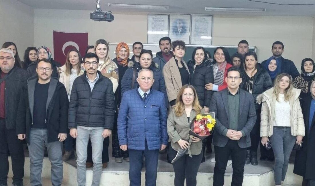 Sarıgöl’de Öğretmenlere E-Twinning Projeleri Eğitimi Düzenlendi Sarıgöl İlçe Milli Eğitim Müdürlüğü, öğretmenler için E-Twinning projeleri eğitimi