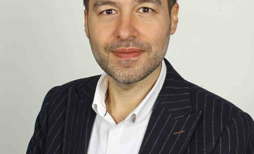 TÜBİTAK 3005 Desteğiyle Sakarya Üniversitesi’nden İhracat Teşviklerine Yeni Politika Önerileri Geliyor Sakarya Üniversitesi'nden Doç. Dr. Ahmet Ersoy'un liderliğindeki "İhracat Teşviklerinin Dış