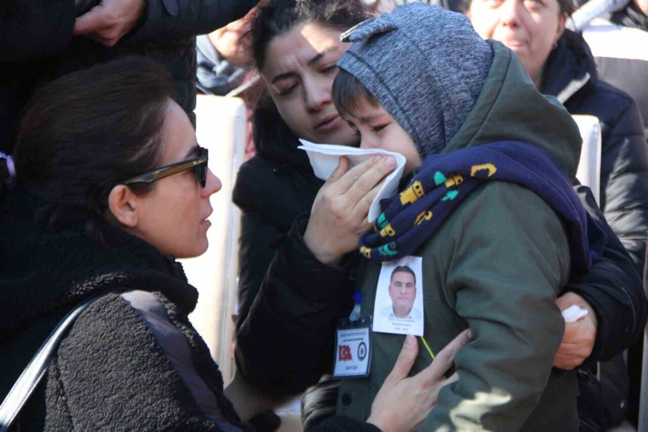 Kayseri'de uyuşturucu operasyonu sırasında kalp krizi geçirerek şehit olan polis